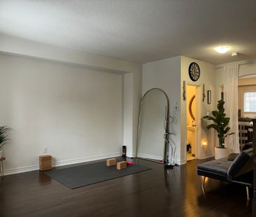 For Lease - 21 Globemaster Lane, Richmond Hill, Ontario - Photo 1