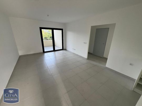 Location Appartement 3 pièces 65m² LE TAMPON 97430 - Photo 1
