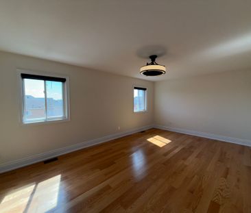 For Lease - 89 Slack Street Unit# Main and 2nd Floor only, Bradford... - Photo 2