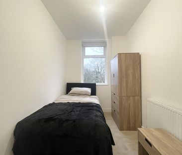 1 bed house share to rent in Coal Clough Lane, Burnley, BB11 - Photo 1