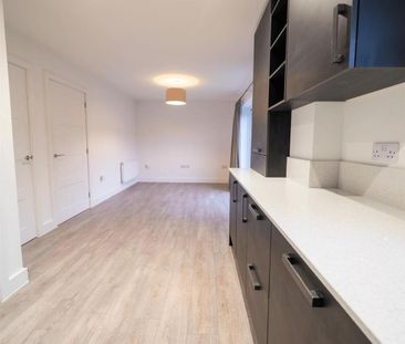 4 bedroom detached house to rent - Photo 4