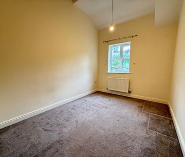 2 bedroom penthouse to rent - Photo 3