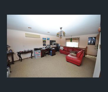 5br House for Lease - Available from 4 December 2025 - Photo 1