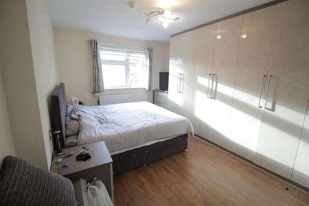 Queens Way, London, NW4 - Photo 3