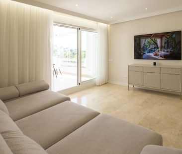 Middle Floor Apartment in Estepona - Photo 1
