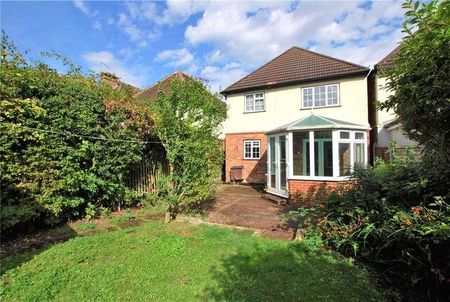 Beckingham Road, Guildford, Surrey, GU2 - Photo 3
