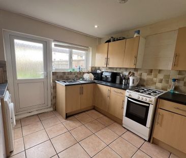 4 bedroom terraced house to rent - Photo 6