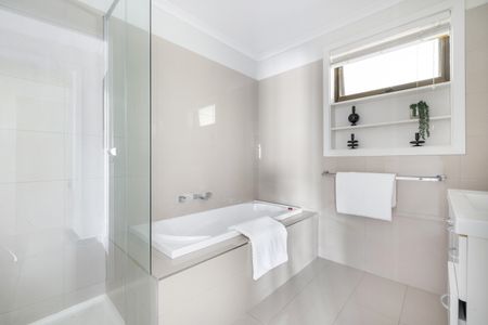 2/28 Hayfield Road, Mount Waverley VIC 3149 - Apartment For Rent | Domain - Photo 3