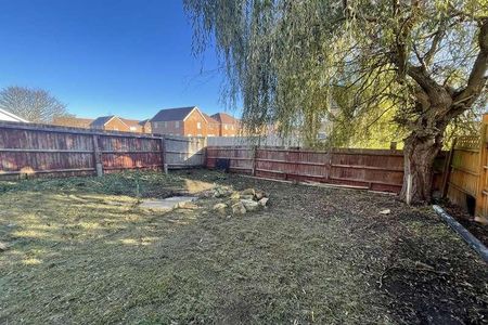 Bramber Close, BN10 - Photo 2