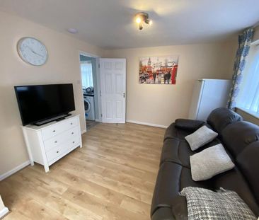 1 bedroom in a house share to rent - Photo 1
