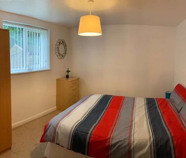 Excellent Property on the outskirts of the city centre - Photo 3