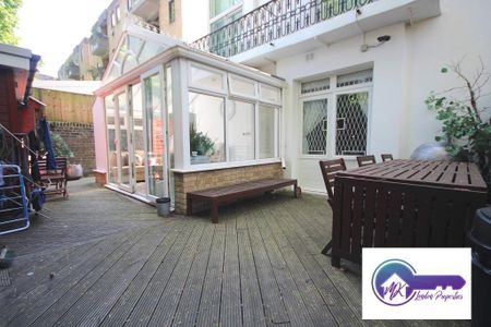 1 bedroom in a flat share to rent - Photo 2