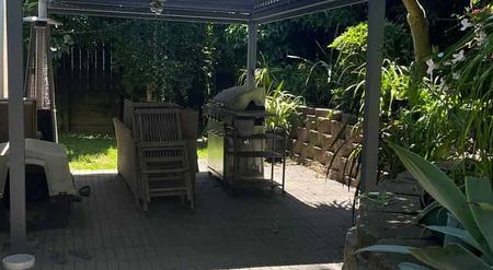 Charming 3BR Home in Bucklands Beach - Photo 5