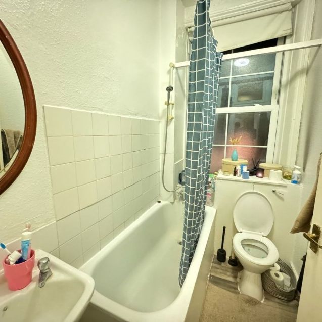 Stoke Newington High Street, London - Photo 1