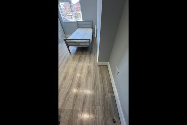 Room in a Shared House, Wightman Road, N8 - Photo 1