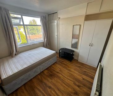 1 bedroom in a house share to rent - Photo 3