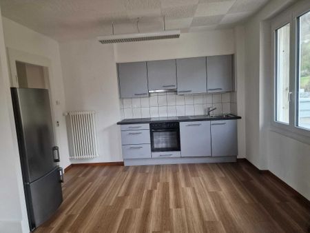 APPARTEMENT DE 3 PIECES AU 1ER ETAGE AVEC BALCON - Foto 3