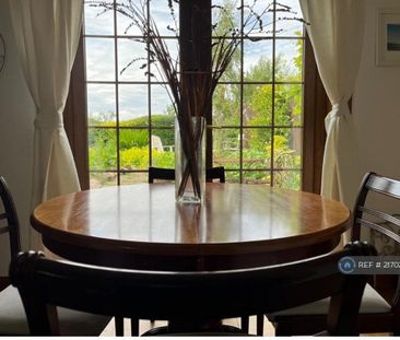 2 bedroom semi-detached house to rent - Photo 4