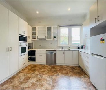 Well-Located Home in Sought-After Flora Hill - Photo 4