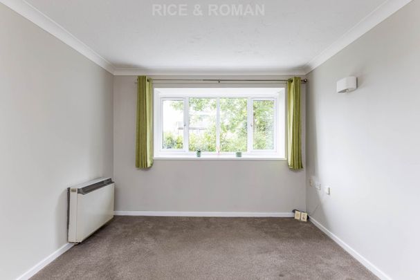 1 Bedroom Apartment, Brook Court – Cheam - Photo 1