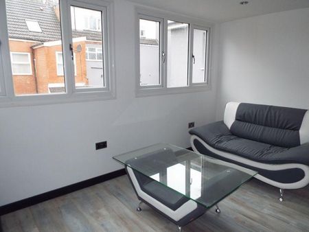 2 bedroom apartment to rent - Photo 2