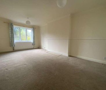 Spinners Way, Moorside, Oldham, OL4 - Photo 2