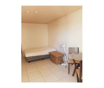 205/2 Barney Street, Southport, Qld 4215 - Photo 4 | Rentumo