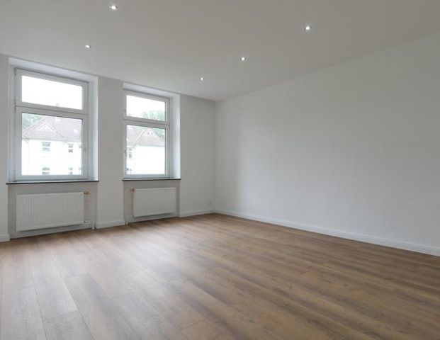 Großzügige, sanierte Wohnung mit historischem Charme - Photo 1