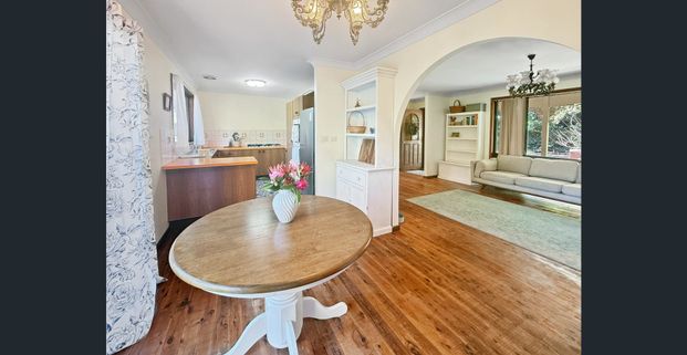 COMFORTABLE MOUNTAIN LIVING WITH SUPERB CONVENIENCE - Photo 1