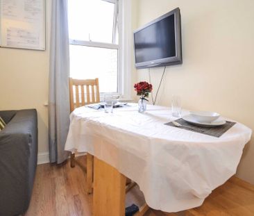 Grange Avenue, Earley, Reading, Berkshire, RG6 1DJ - Photo 2