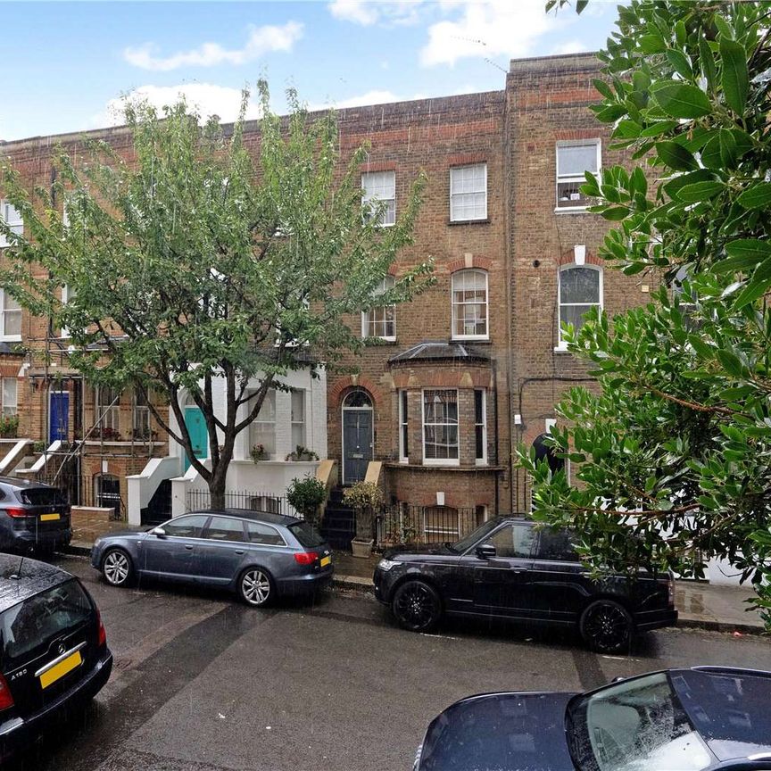 Situated in the sought after Hampstead Village, this raised ground floor period conversion is contemporarily finished and benefits from its own front door - Photo 1