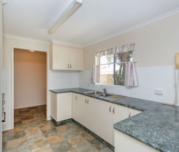 Charming Family Home in Quiet Andergrove Location - Photo 6