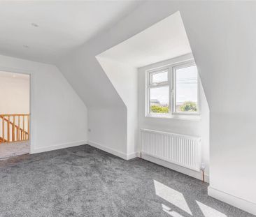 4 bedroom detached house to rent - Photo 2