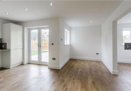 3 bedroom end of terrace house to rent - Photo 3