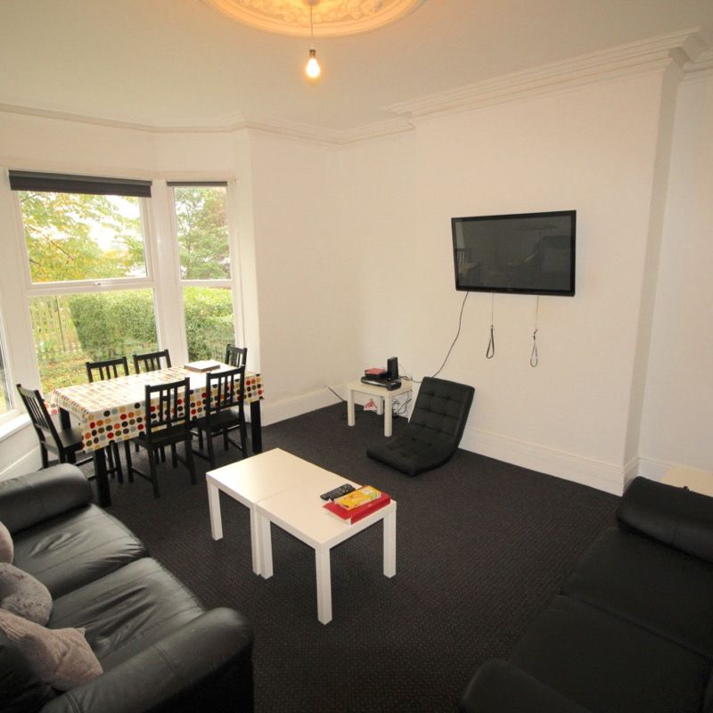 6 Bed - 105 Victoria Road, Hyde Park, Leeds - LS6 1DR - Student - Photo 1