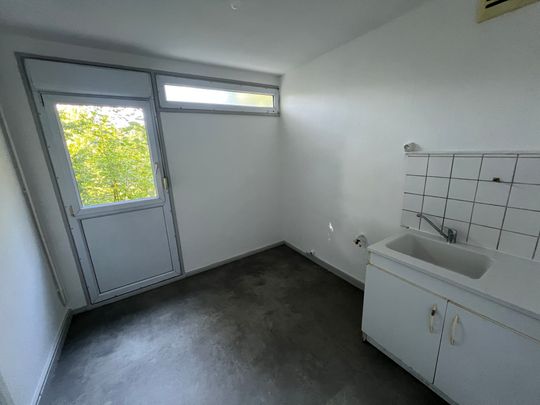 Location - Appartement T2 - 37 m² - Grand-Charmont - Photo 1