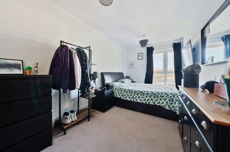 2 Bedroom Flat / Apartment - Meridian Way, Southampton - Photo 3