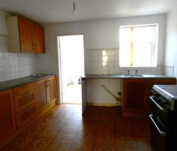 2 Bedroom Terraced House for Rent - Photo 6