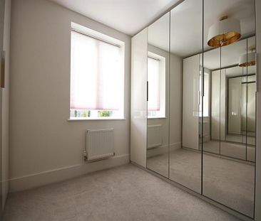 4 Bedroom Terraced To Let - Photo 4