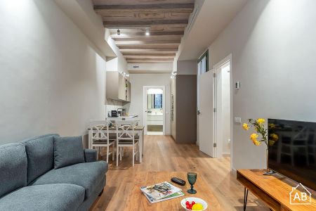 Stylish 1-Bedroom Apartment with Private Balcony - Photo 5