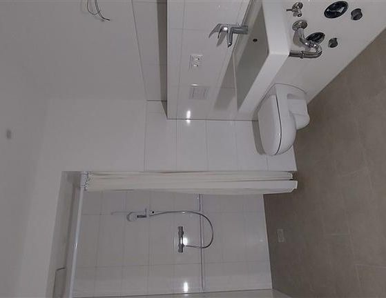 Vollsanierte 2-Raum-Wohnung - barrierearm & mit Aufzug! - Foto 1