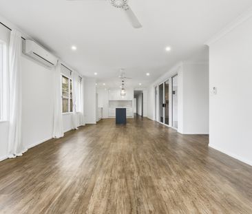 Modern Family Living in a Quiet Bentley Park Pocket! - Photo 1