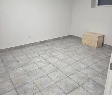 3158 Avalon Drive S #Lower - Photo 2