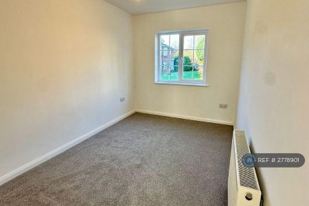 2 bedroom maisonette to rent - Photo 4