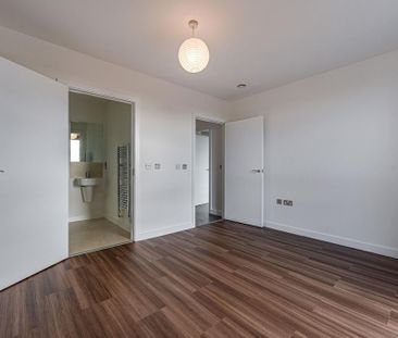 2 bedroom flat to rent - Photo 4