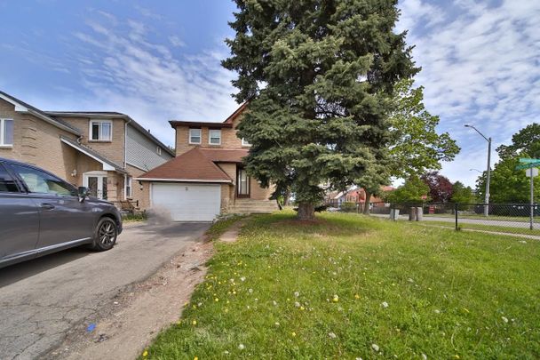 For Lease - 2 Roehampton Crescent, Brampton, Ontario - Photo 1