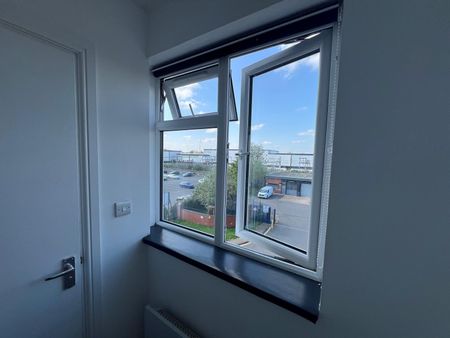 Self contained studio flat close to ilford station- 900 pcm -dss accepted - Photo 2