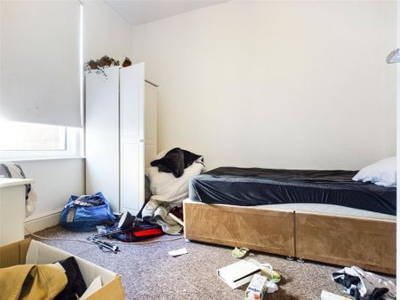 4 bedroom apartment to rent - Photo 2