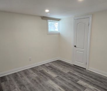 For Lease - 383 Fernleigh Circle Unit# Bsmt, Richmond Hill, Ontario - Photo 2