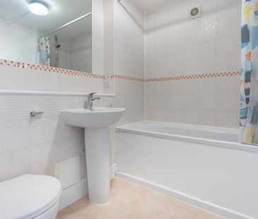 2 bedroom flat to rent - Photo 4